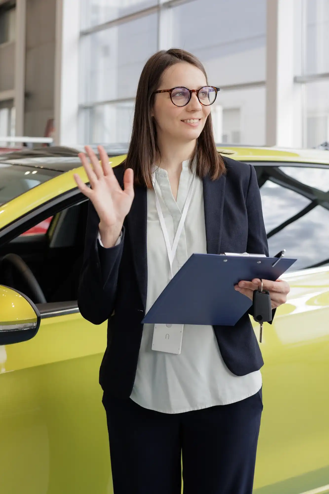 Agentica za iznajmljivanje vozila predaje ključeve kupcu – rent a car Banja Luka