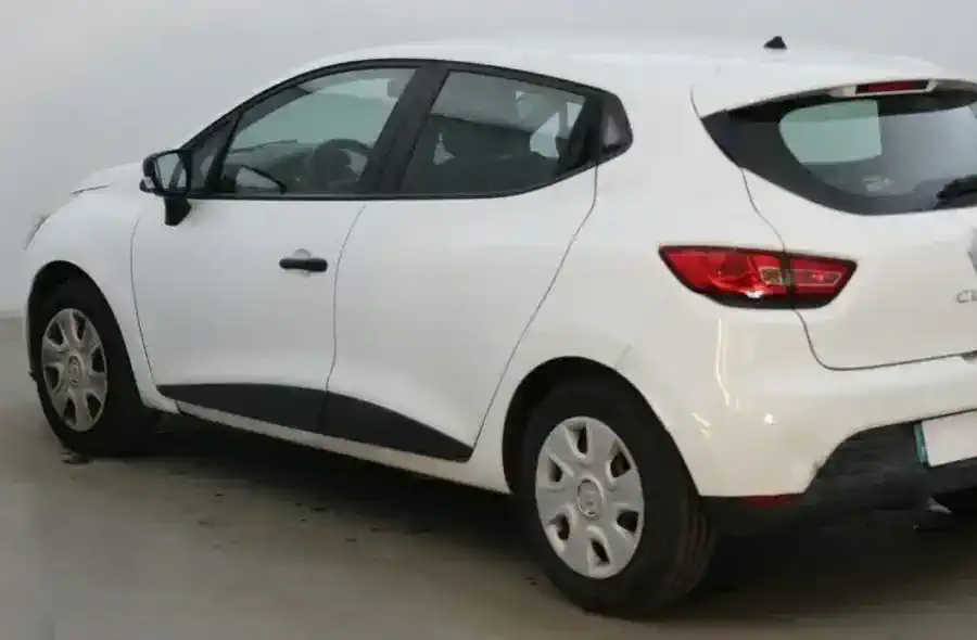 Rent a car Renault Clio – pouzdan i ekonomičan gradski automobil