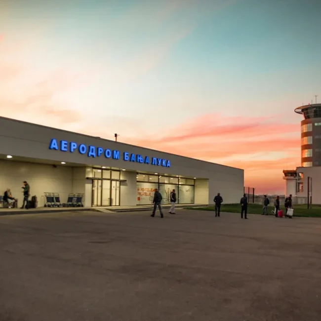 zgrada aerodroma u mahovljanima -rent acar aerodrom banj aluka